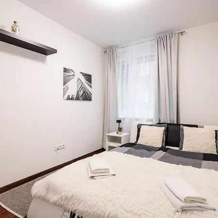 Viola Apartment - Free Parking And Balcony Boedapest Buitenkant foto