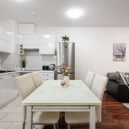 Viola Apartment - Free Parking And Balcony Boedapest Buitenkant foto