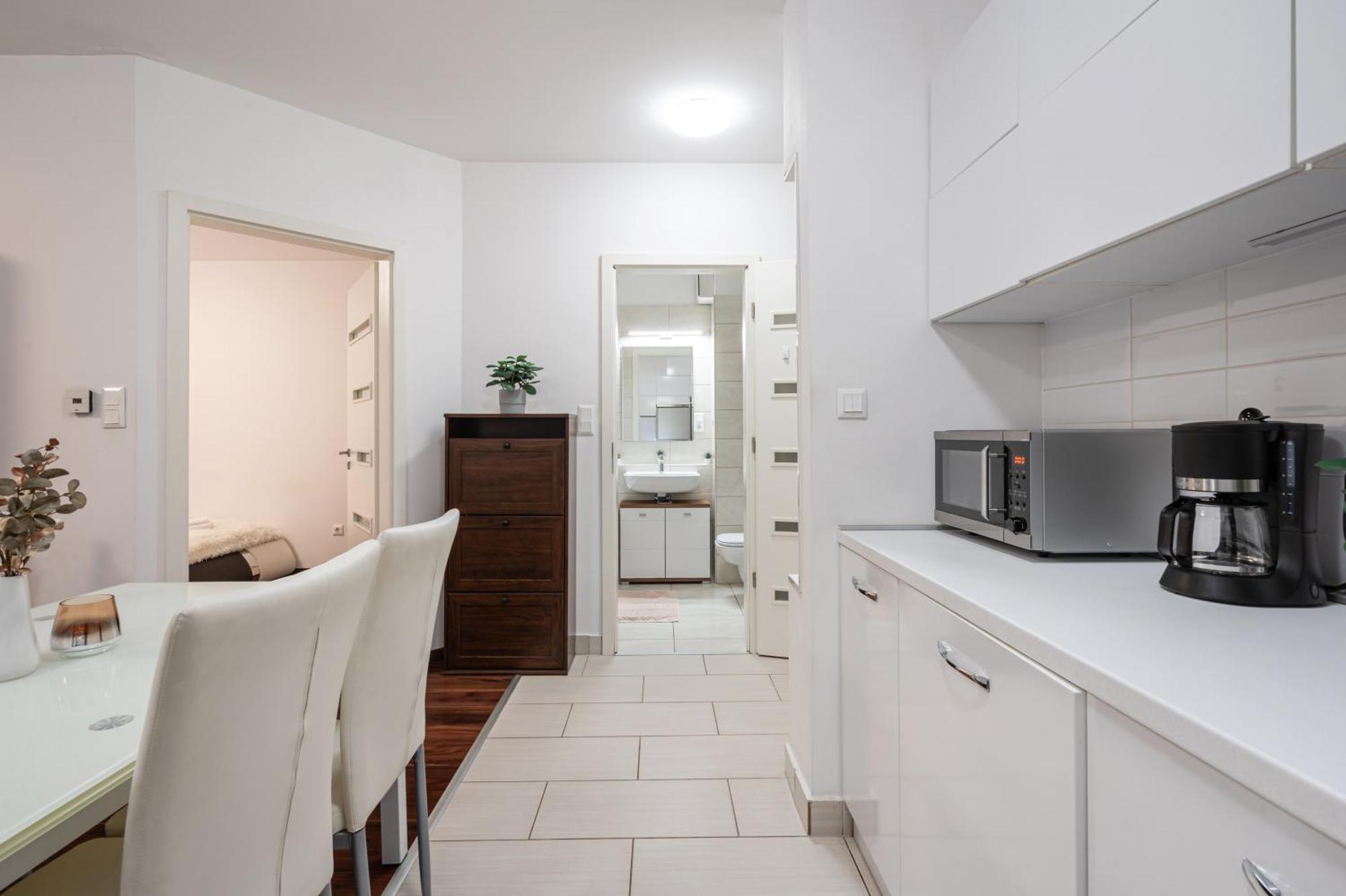 Viola - Free Parking And Balcony Apartament